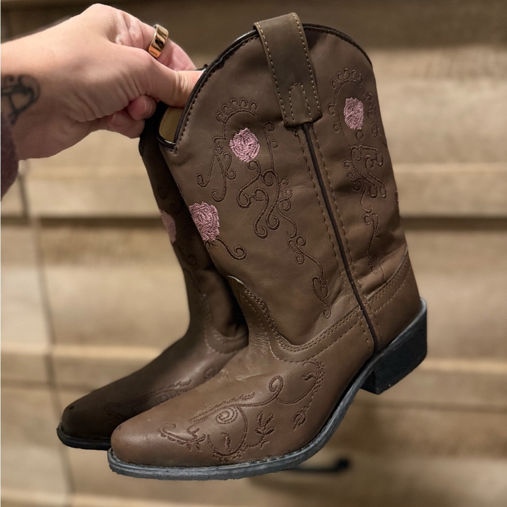 Shyanne Brown Western Boots with Pink Embroidery